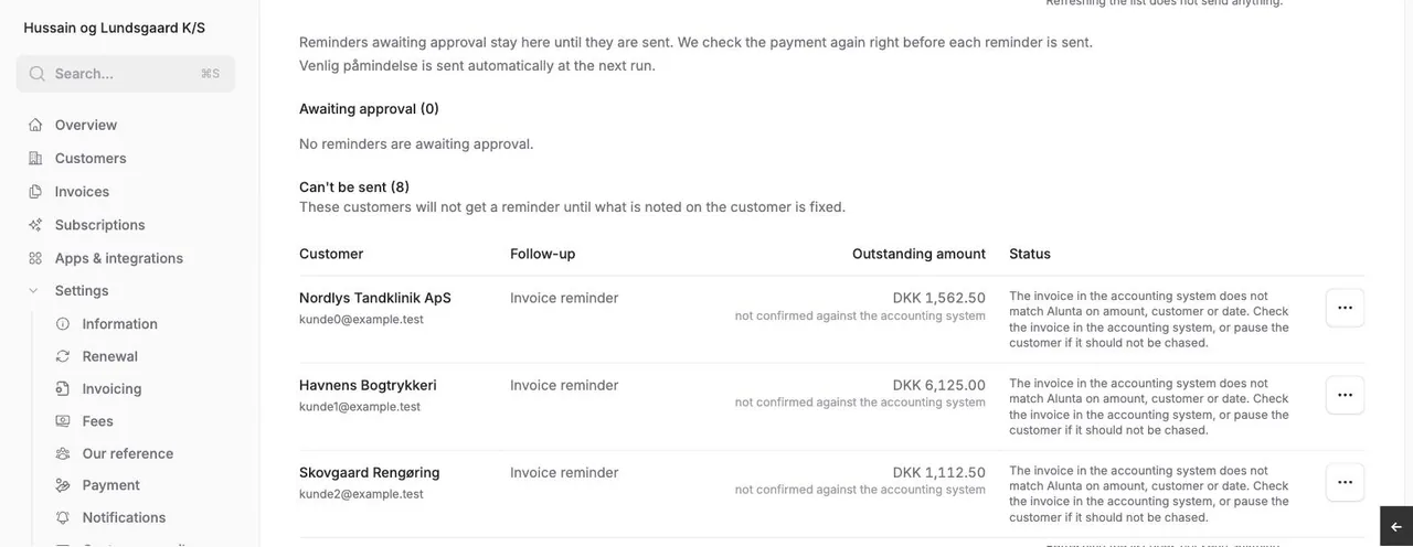 The list of customers who can't receive a reminder, with the outstanding amount and an explanation of what to fix