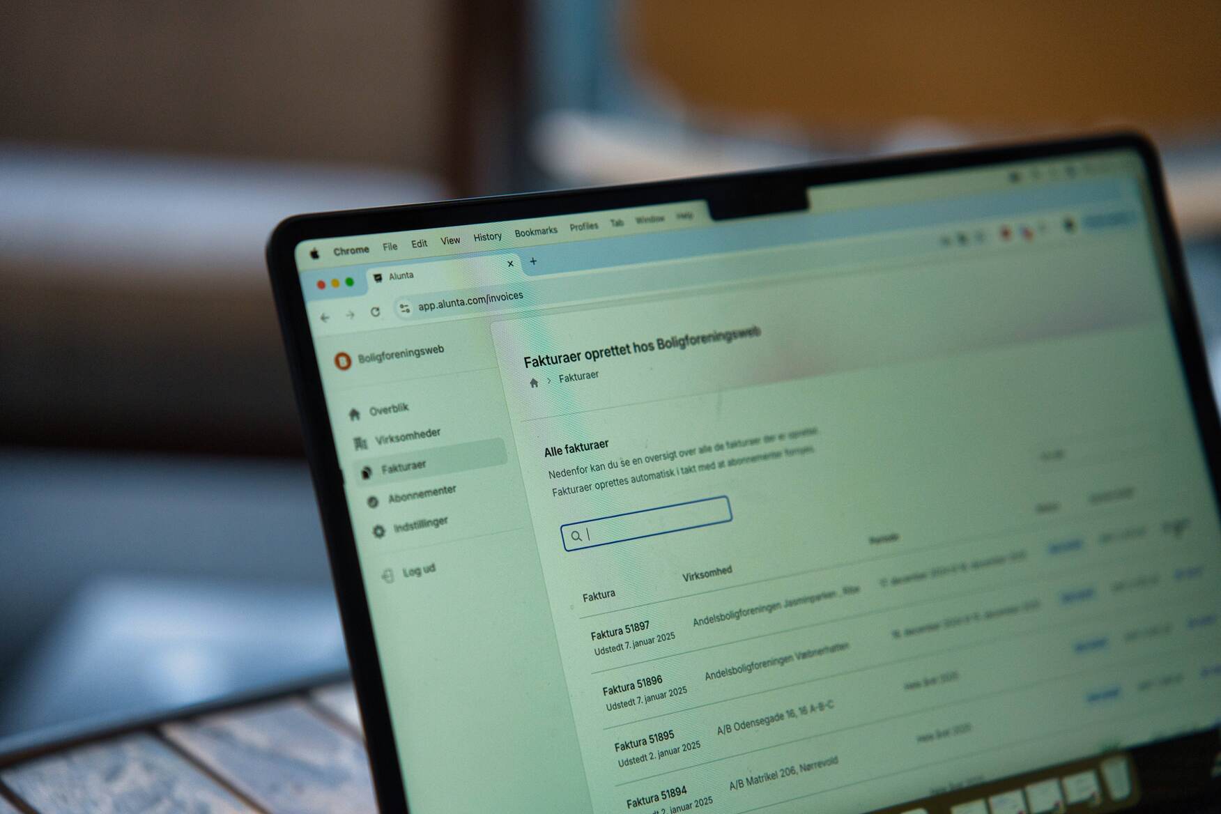 PC skærm viser faktura oprettelse i Alunta